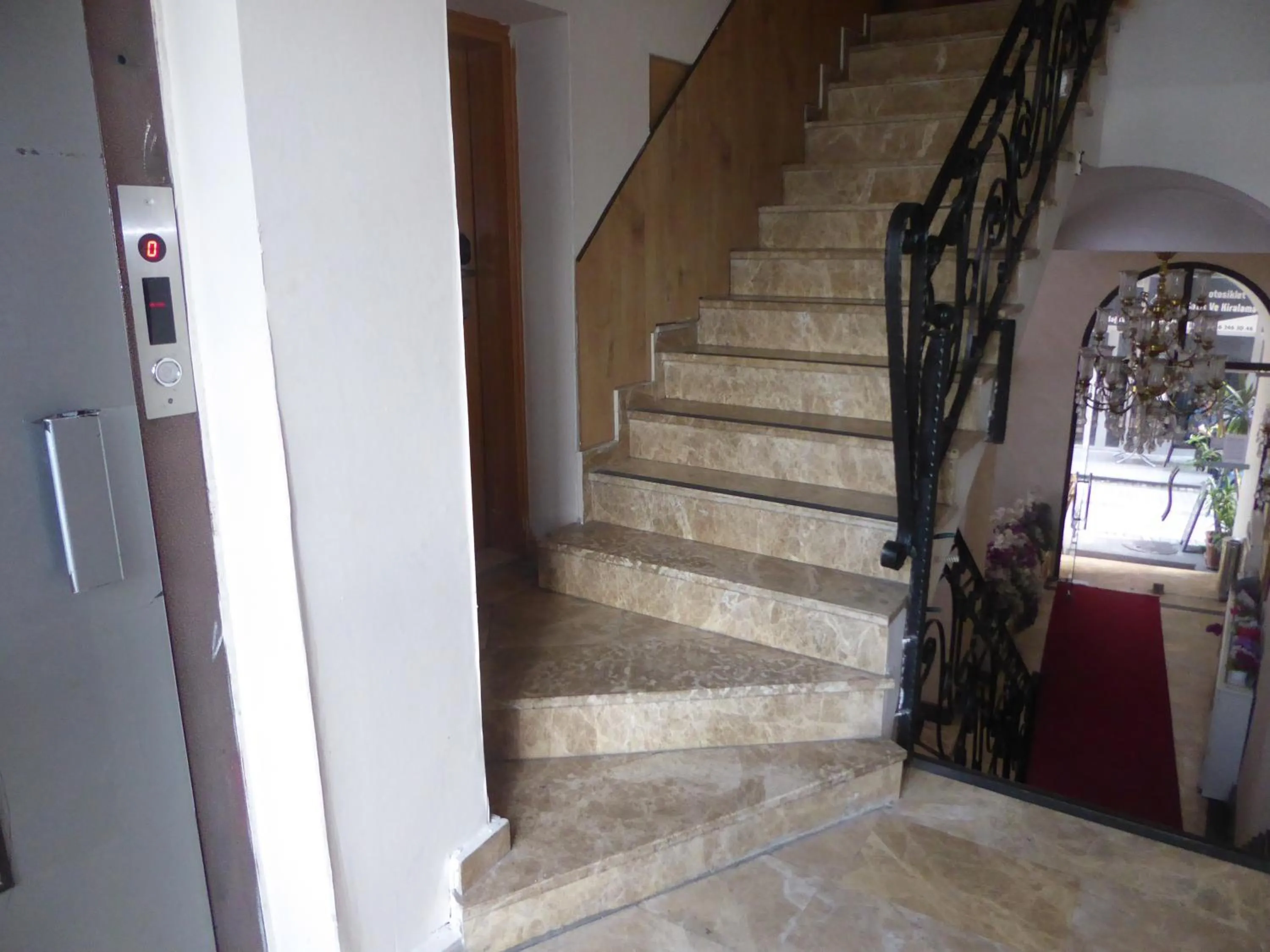 elevator in Ethnica Hotel Old City