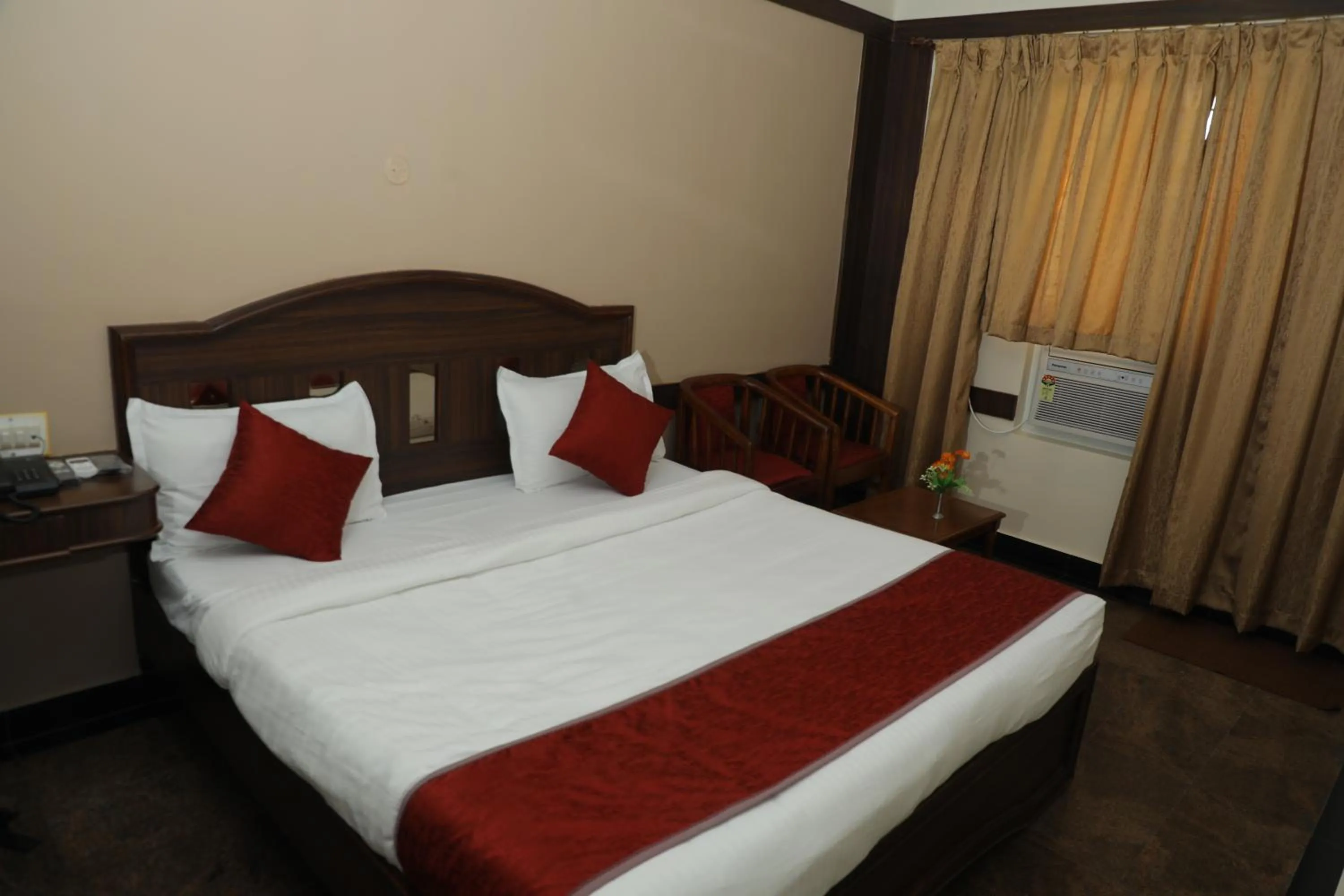 Deluxe Double Room in Hotel Grand Palace Stay