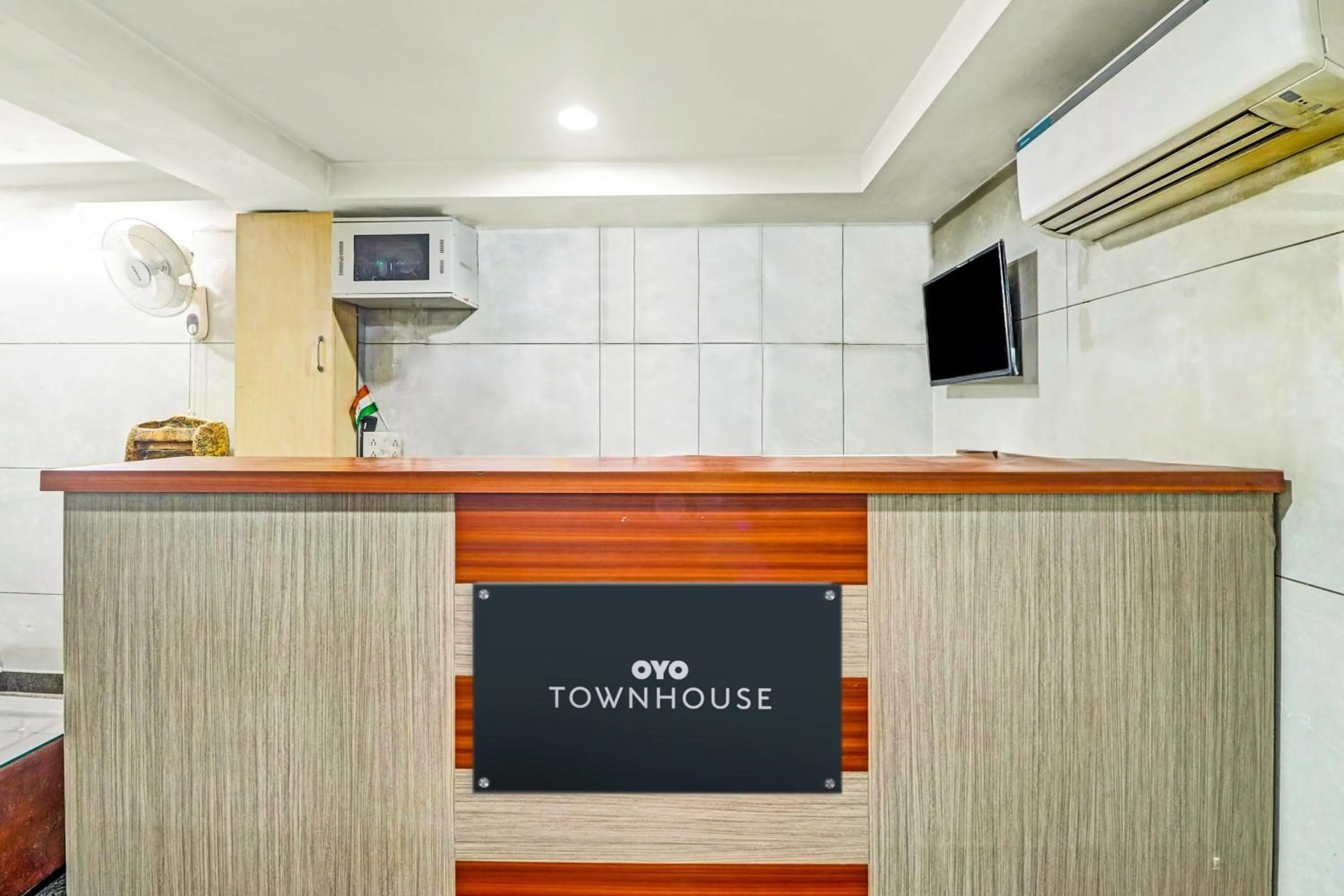 Super Townhouse Rama Hotel