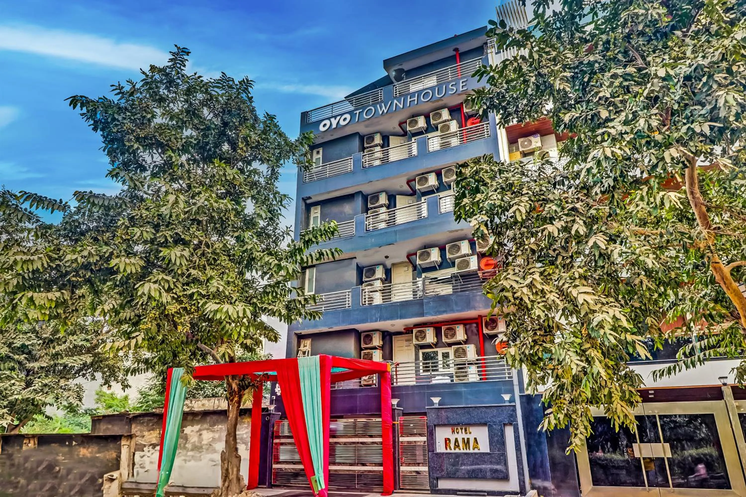 Super Townhouse Rama Hotel