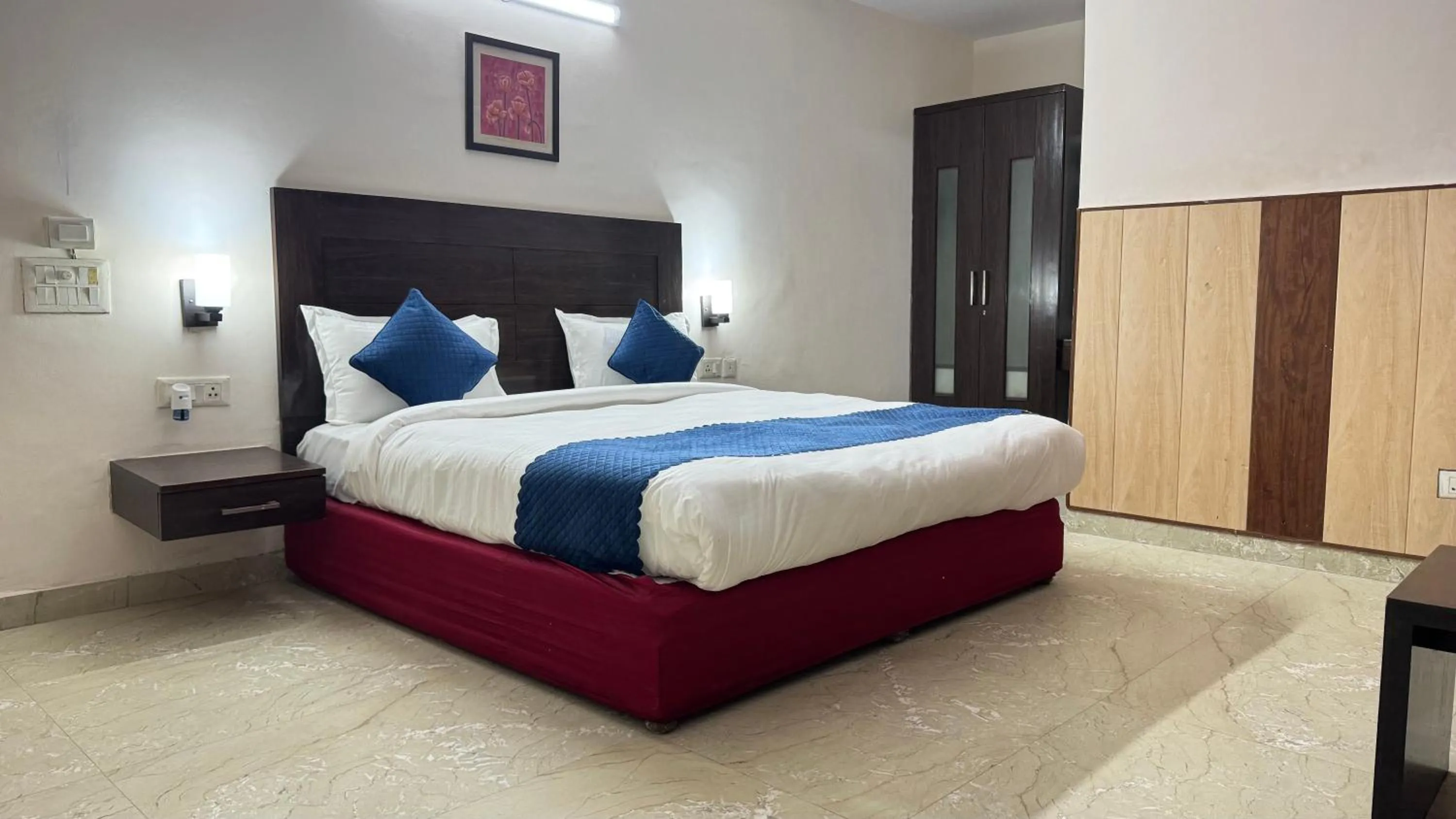 HOTEL JASHN INN Near Apollo Hospital