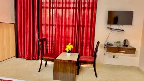 HOTEL JASHN INN Near Apollo Hospital