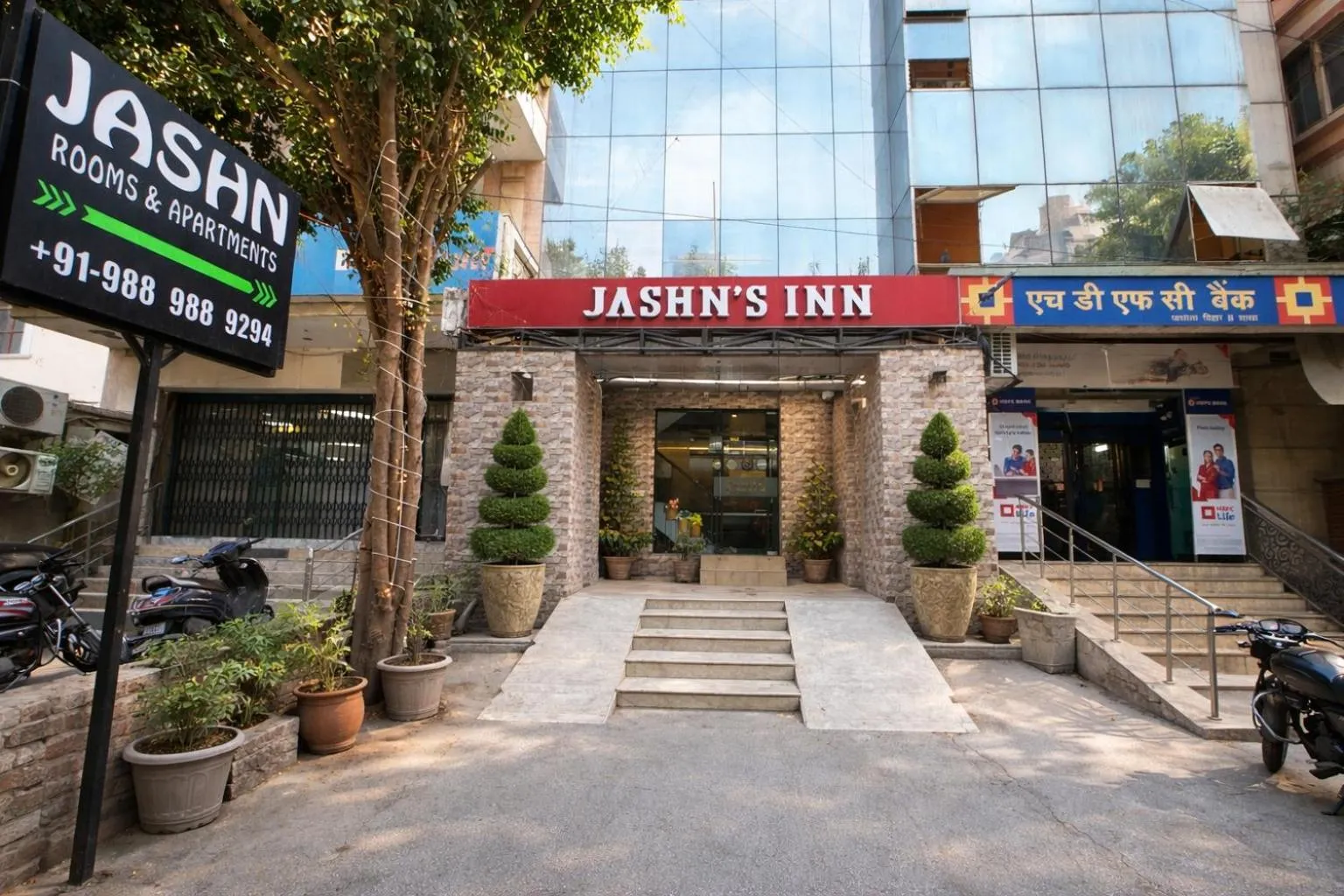 Property building in HOTEL JASHN INN Near Apollo Hospital