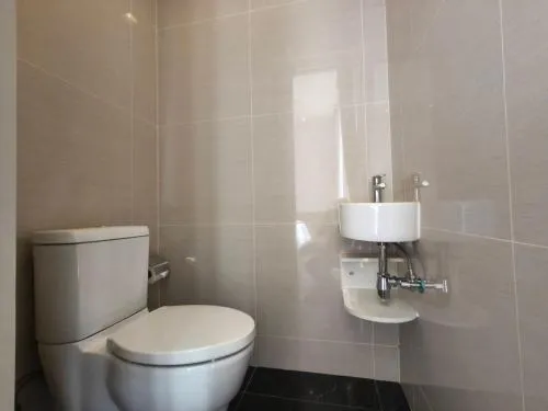 Hampton Residence Next to Emporium