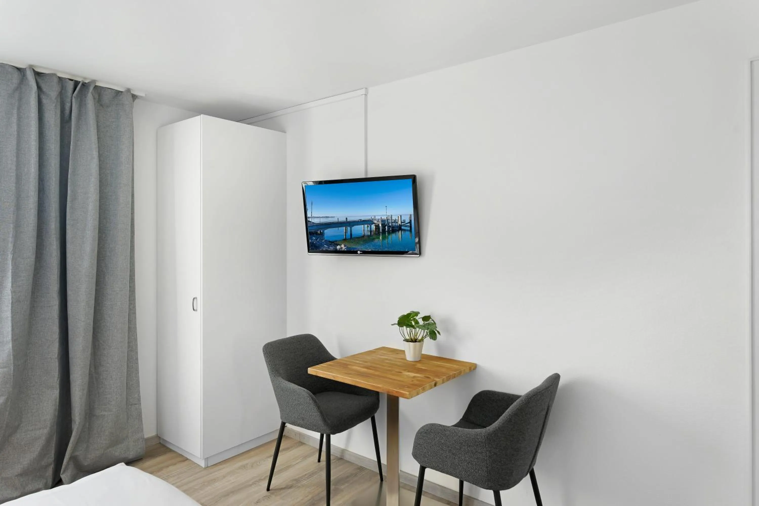 TV and multimedia in Hotel Schiff