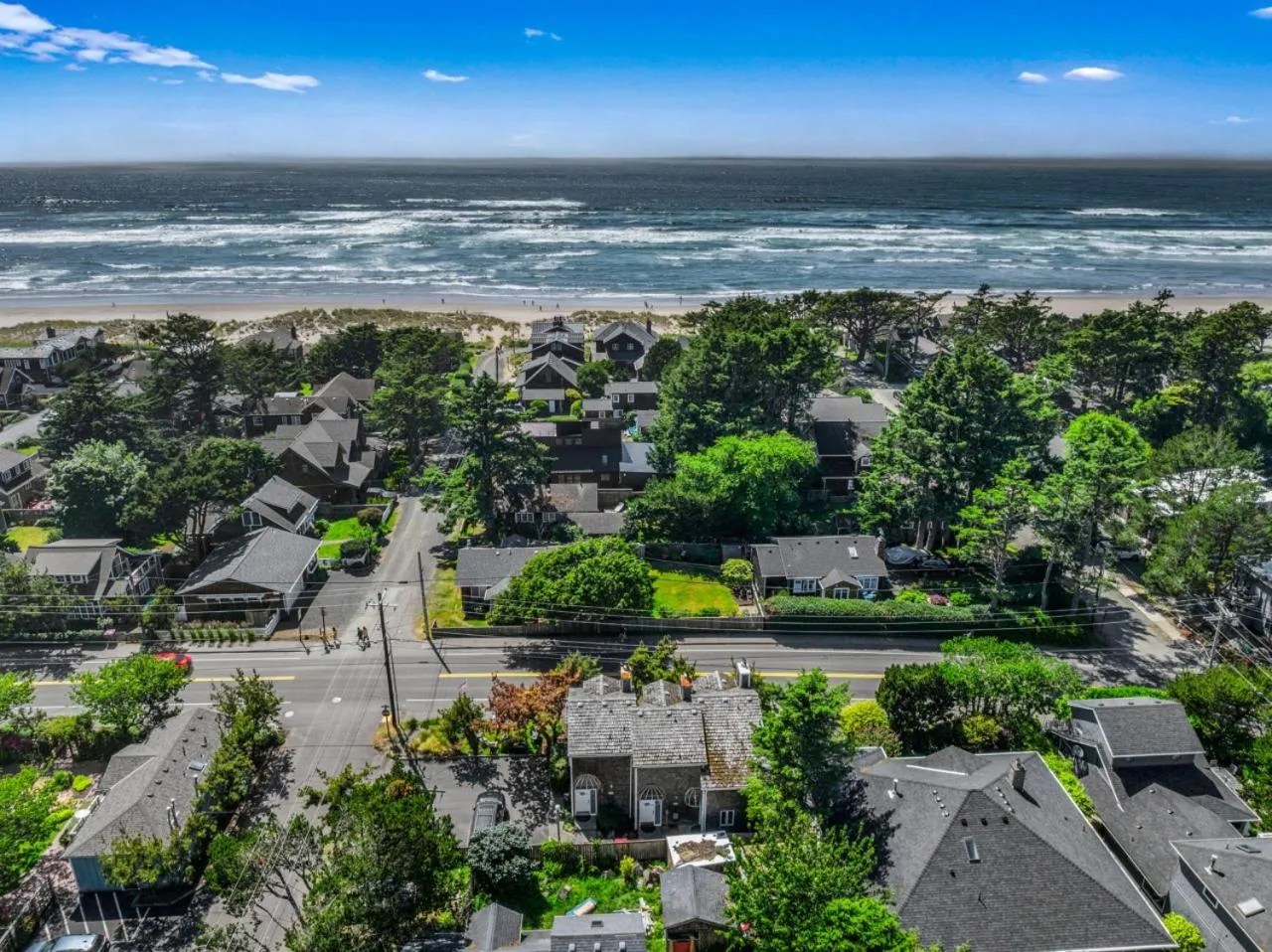 Beaches Inn Townhomes