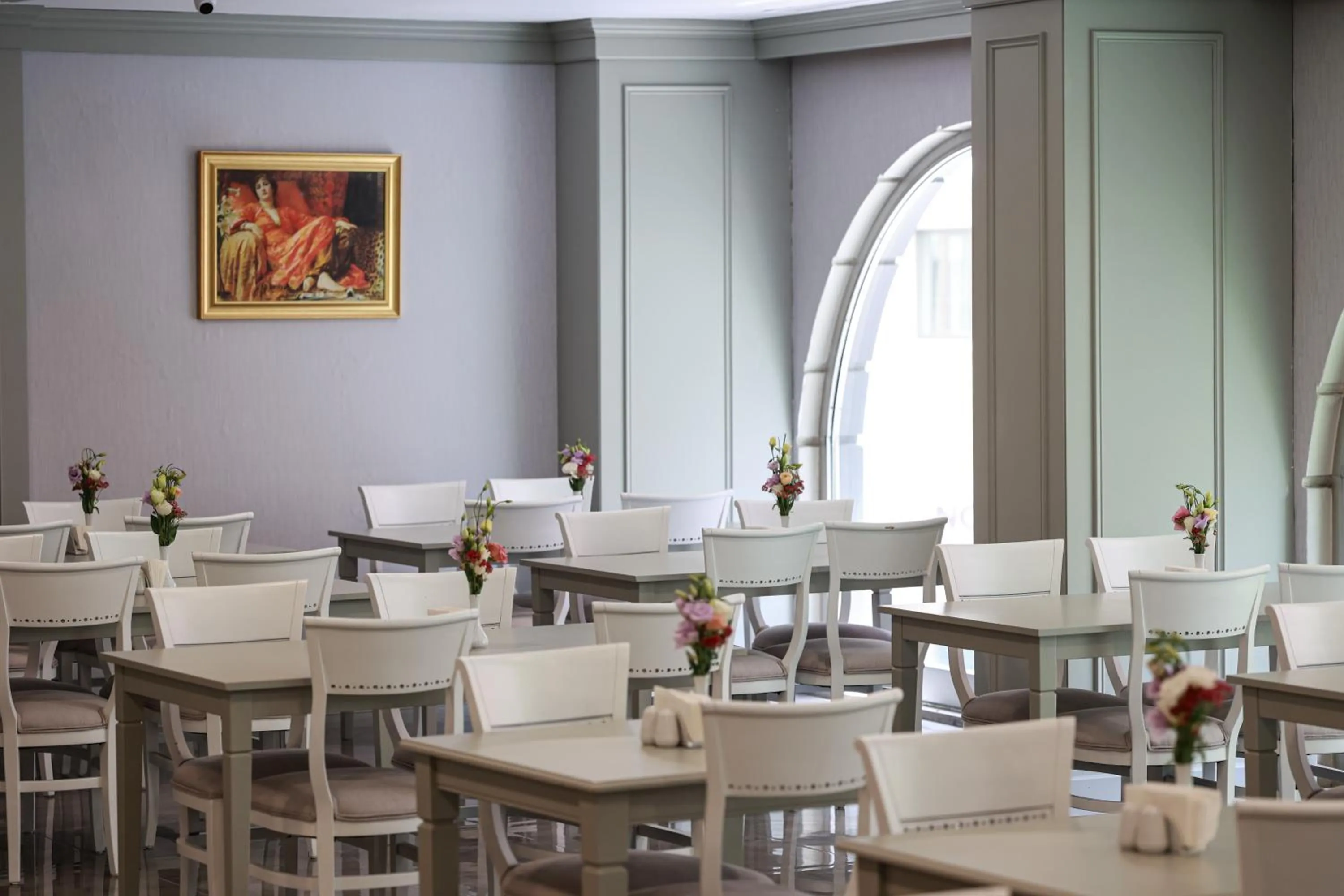 Restaurant/places to eat in Nova Plaza Orion Hotel