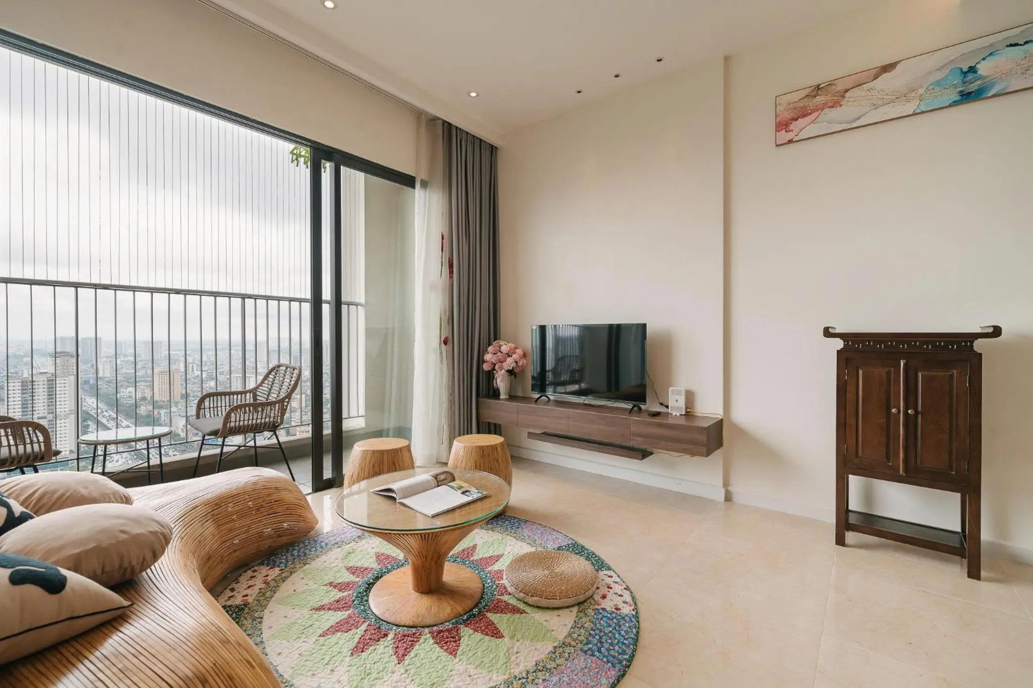 Communal lounge/ TV room in Vinhomes D'capital Premium Apartment