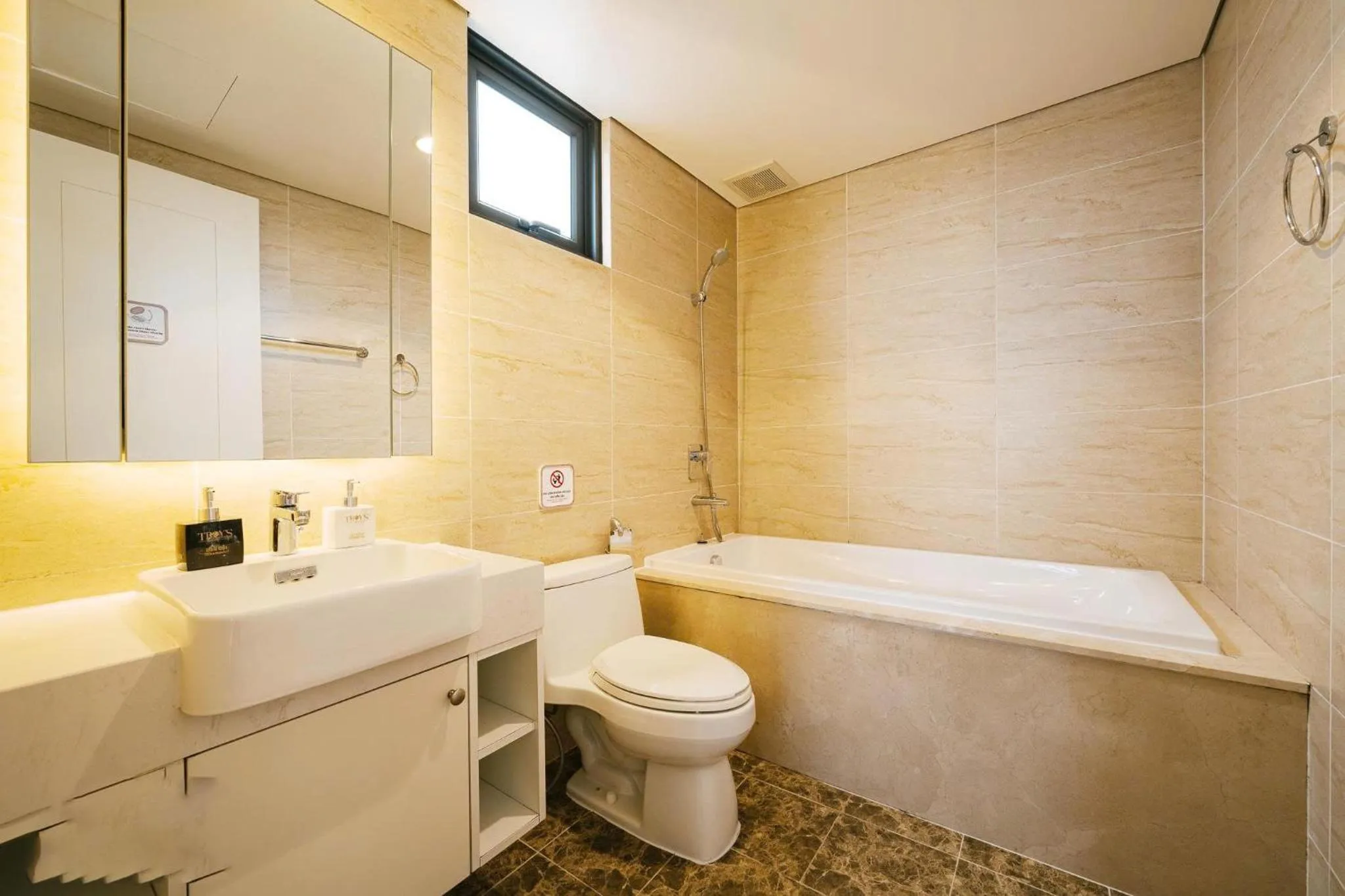 Toilet in Vinhomes D'capital Premium Apartment