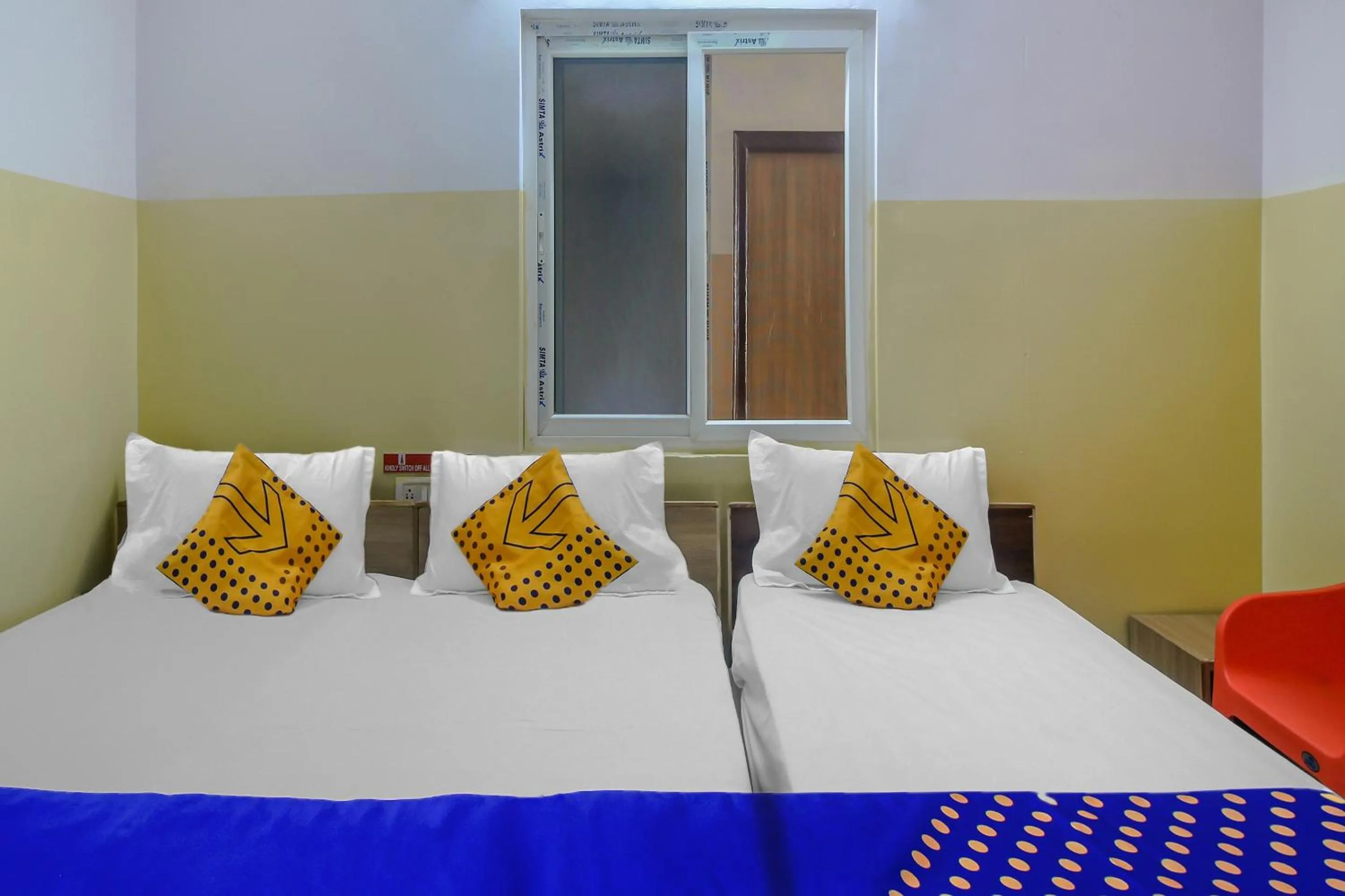 Bedroom, Bed in SPOT ON 81775 MOHIT GOKUL LODGE NEW LUXURY ROOM'S NEAR SECUNDERABAD RAILWAY STATION