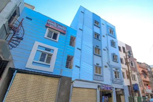 SPOT ON 81775 MOHIT GOKUL LODGE NEW LUXURY ROOM'S NEAR SECUNDERABAD RAILWAY STATION