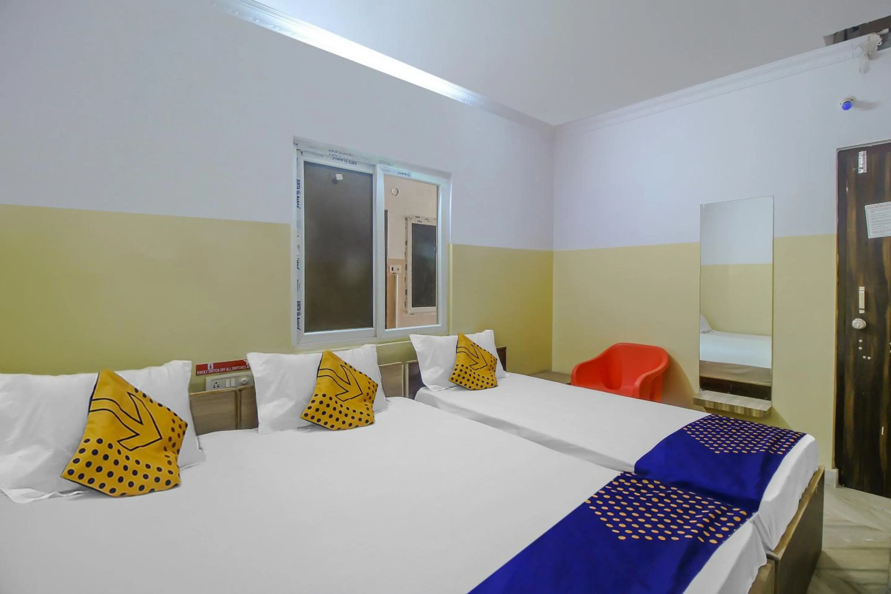 Bedroom, Bed in SPOT ON 81775 MOHIT GOKUL LODGE NEW LUXURY ROOM'S NEAR SECUNDERABAD RAILWAY STATION