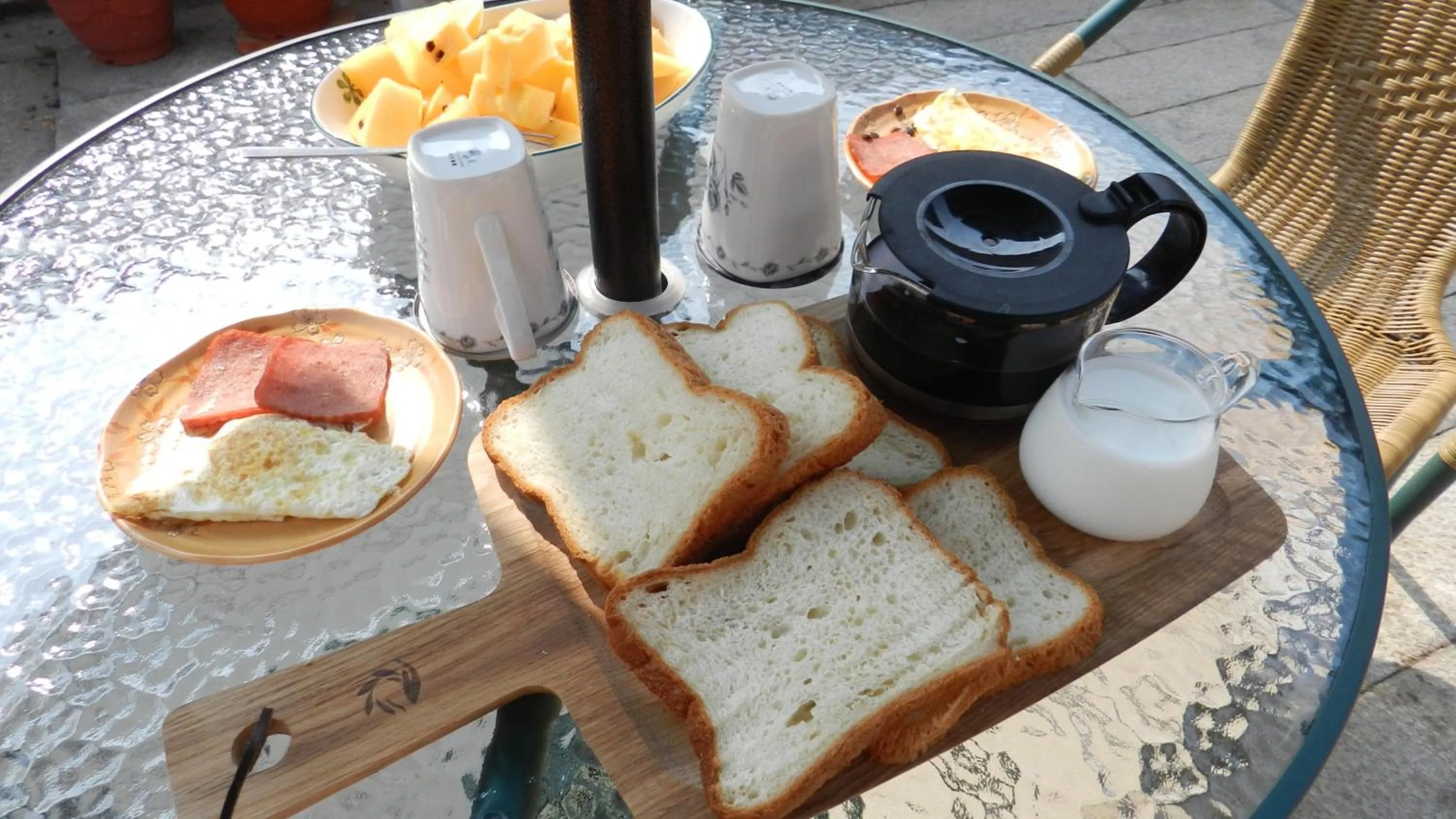 Food and drinks in Pearl B&B