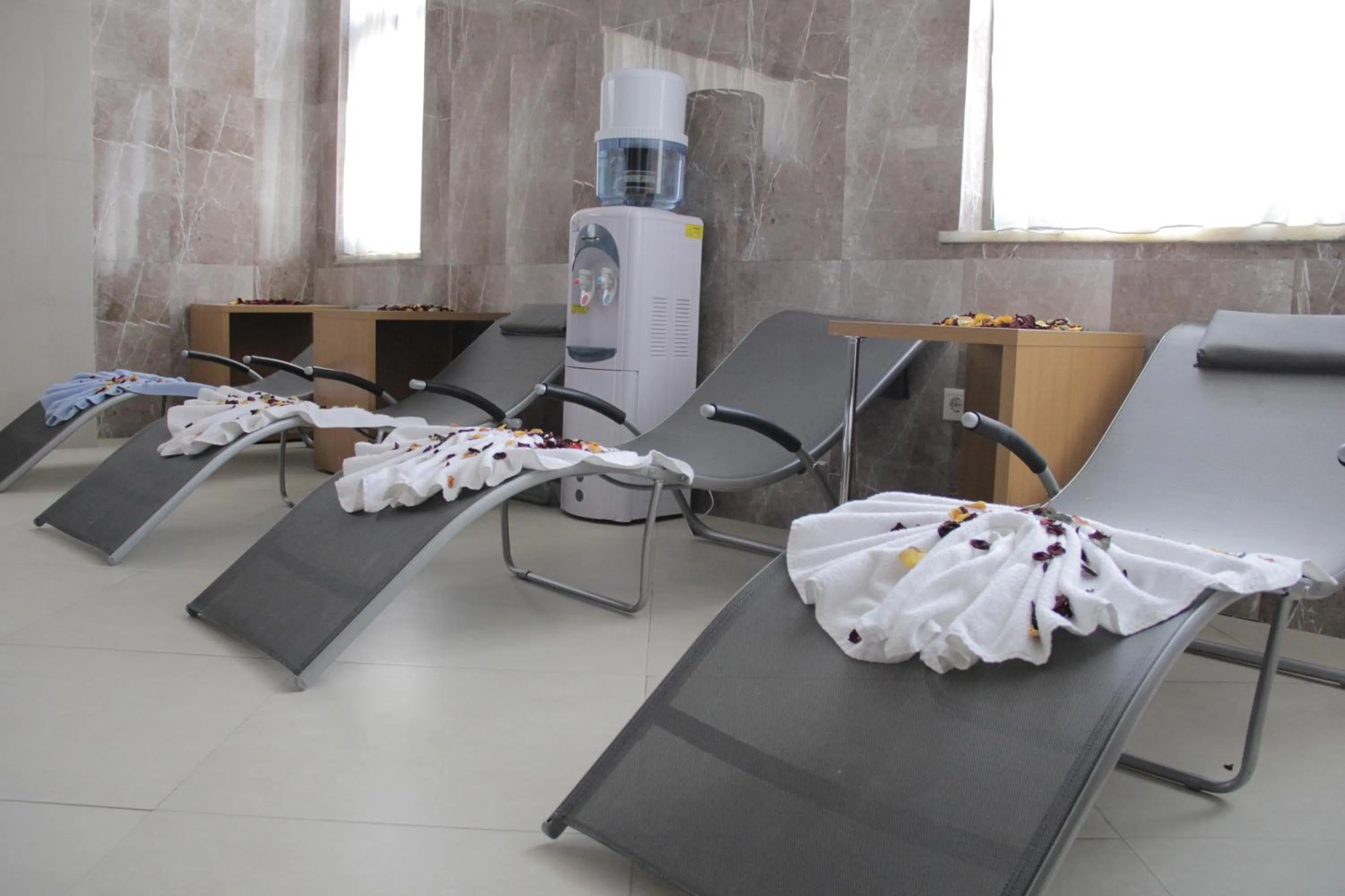 Spa and wellness centre/facilities in Momona Hotel