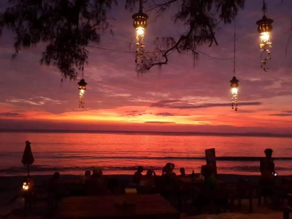 JJ Beach Resort & JJ Seafood