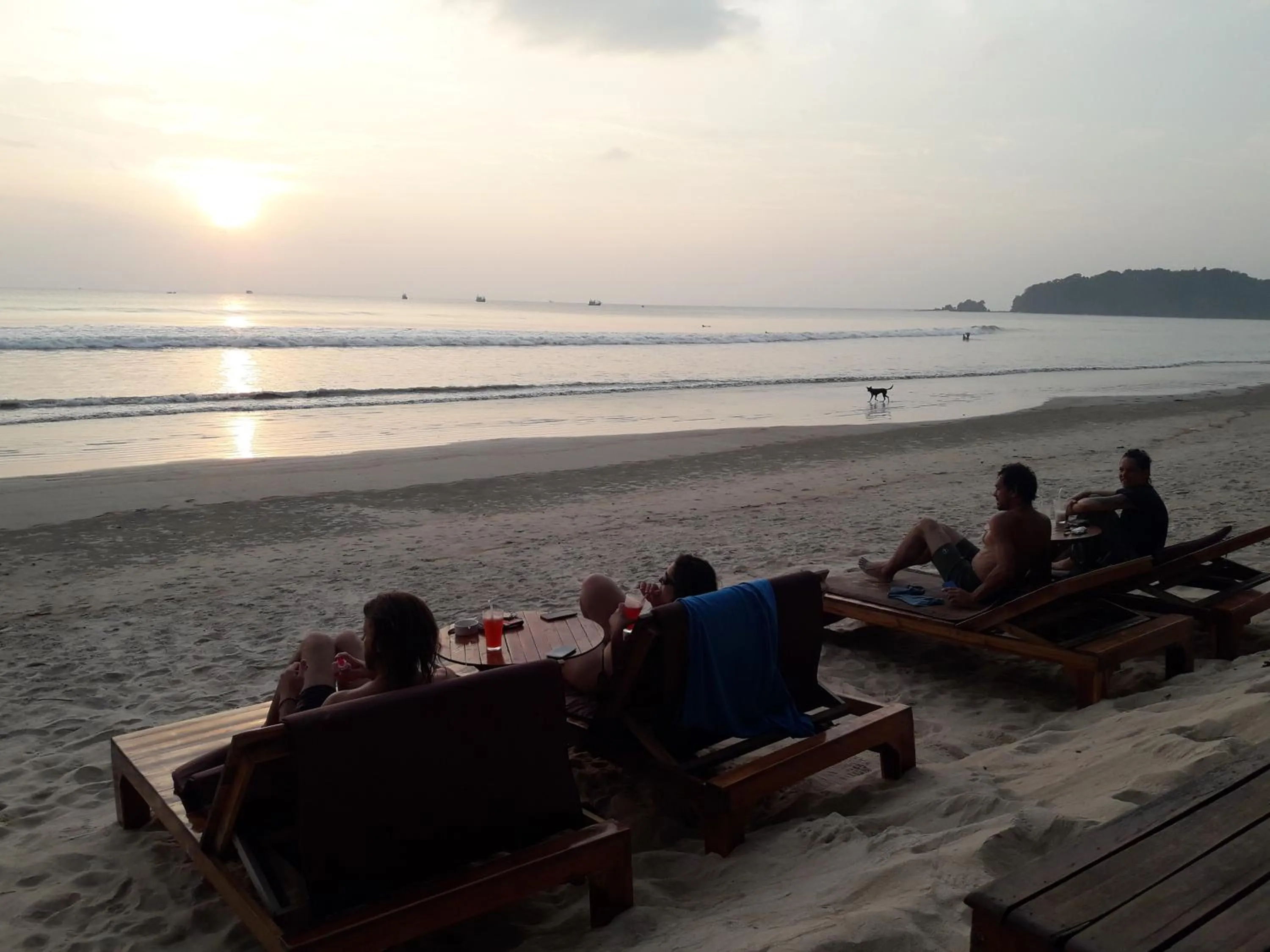 JJ Beach Resort & JJ Seafood