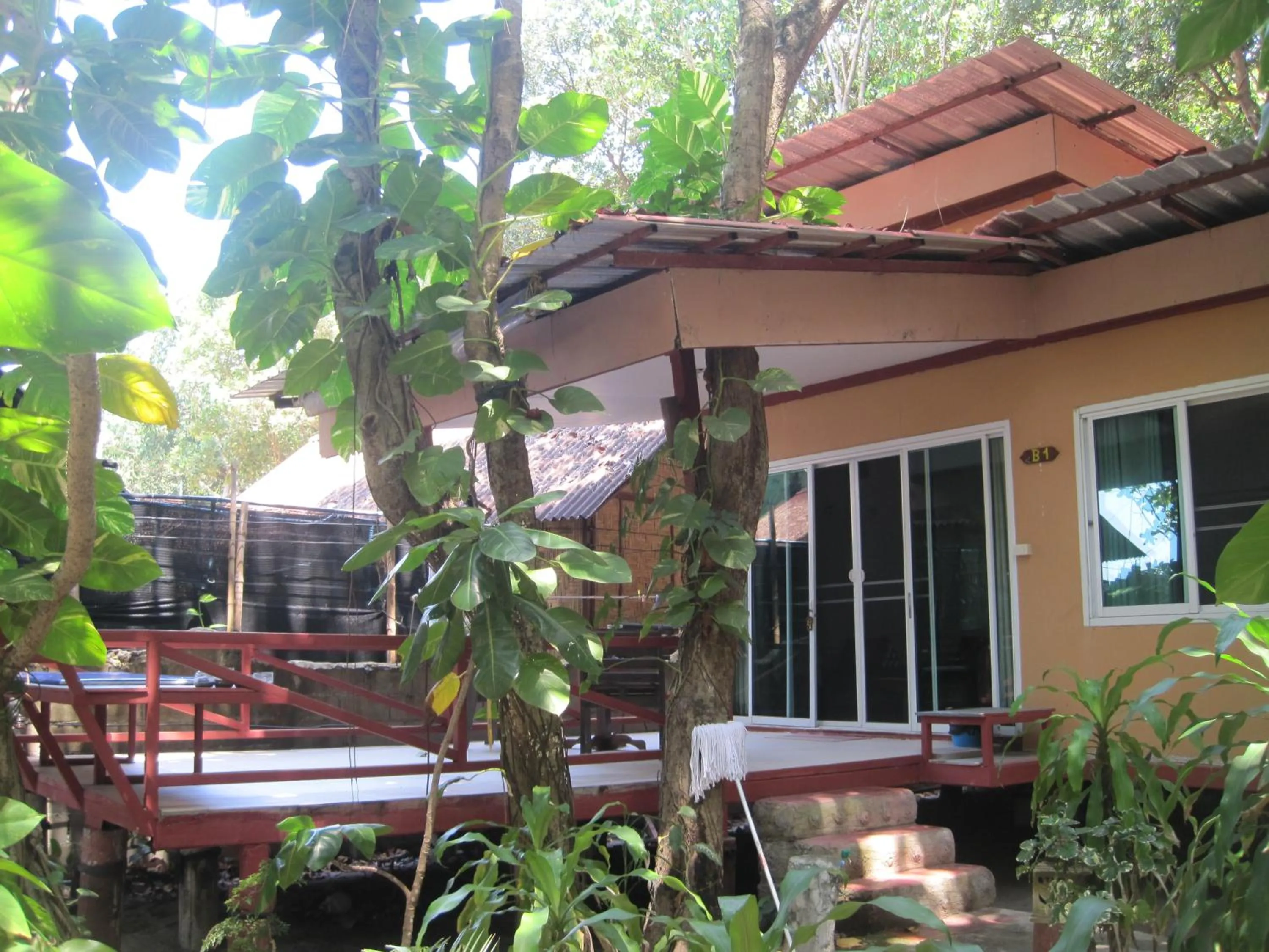 JJ Beach Resort & JJ Seafood