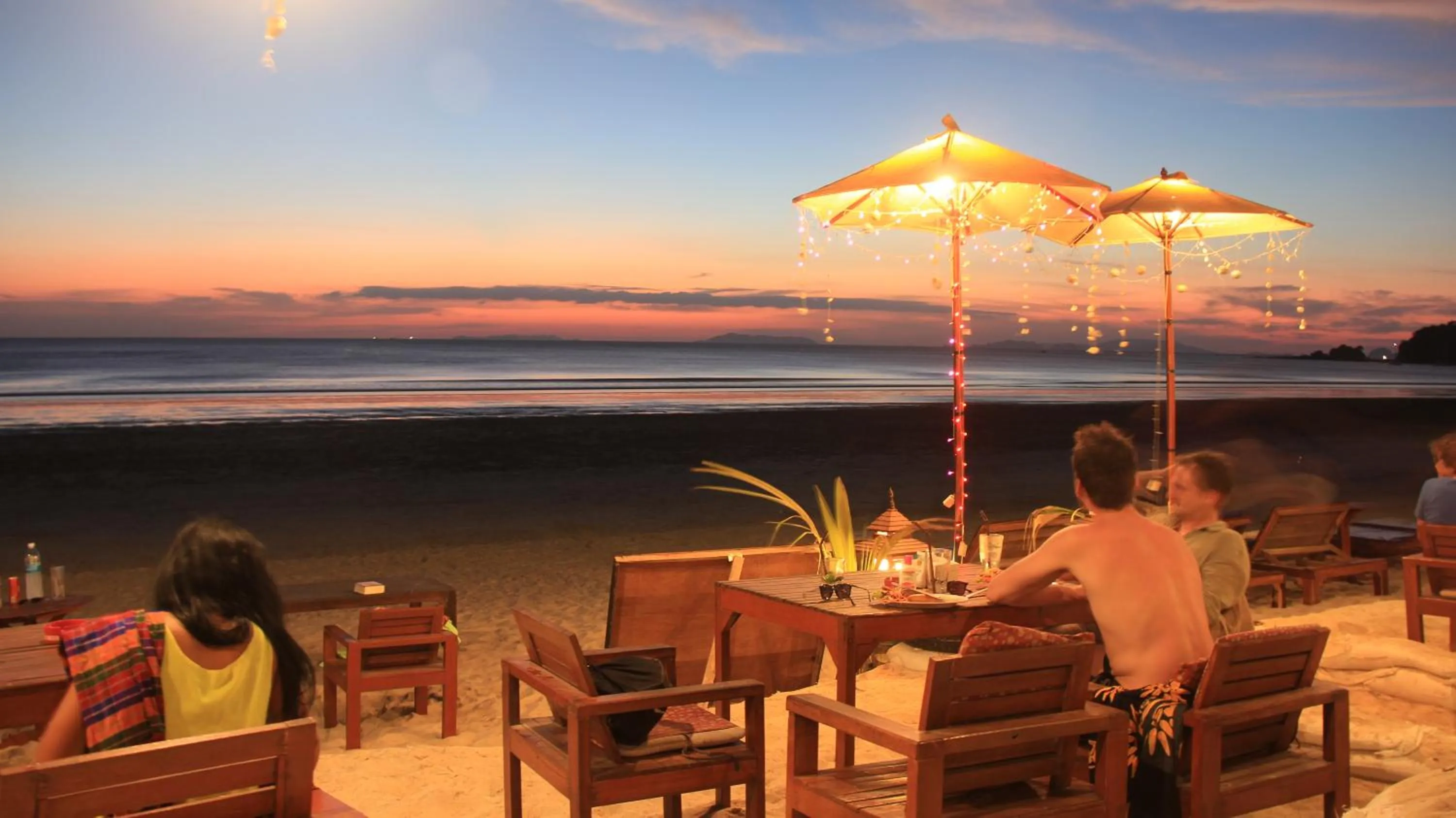 JJ Beach Resort & JJ Seafood