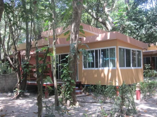 JJ Beach Resort & JJ Seafood