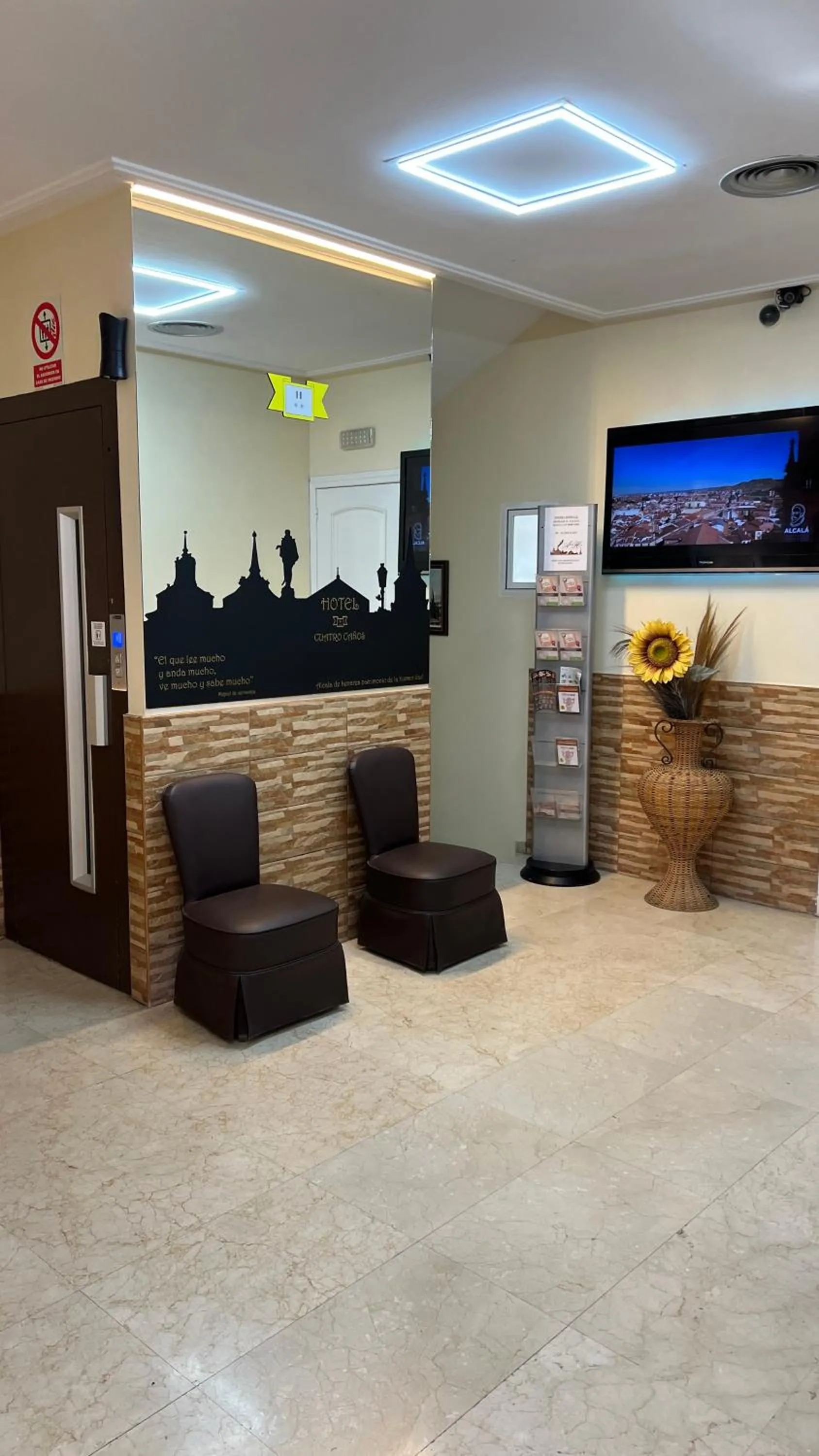 Lobby or reception in Hotel Cuatro Caños