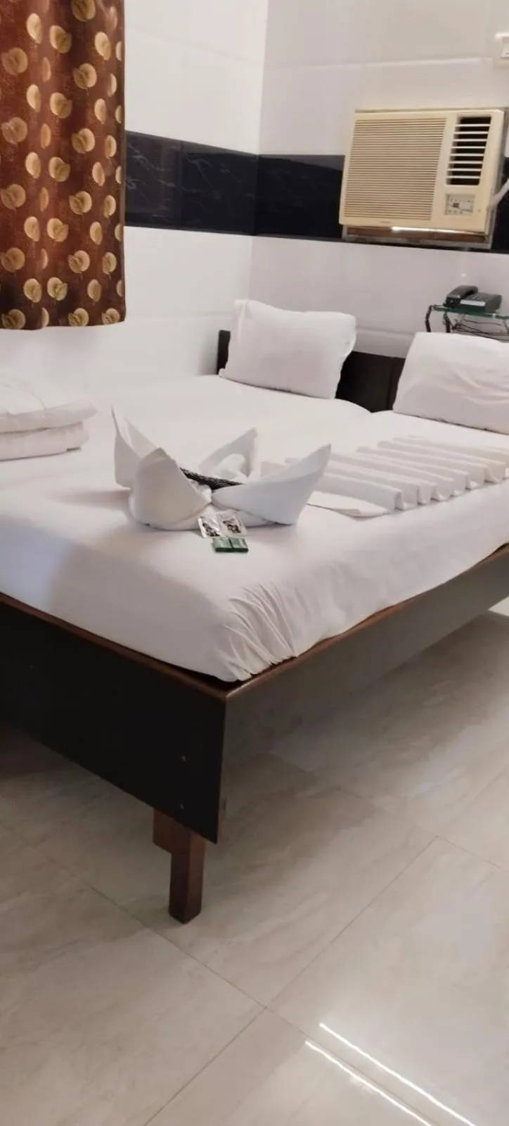 Bed in Hotel Kamal