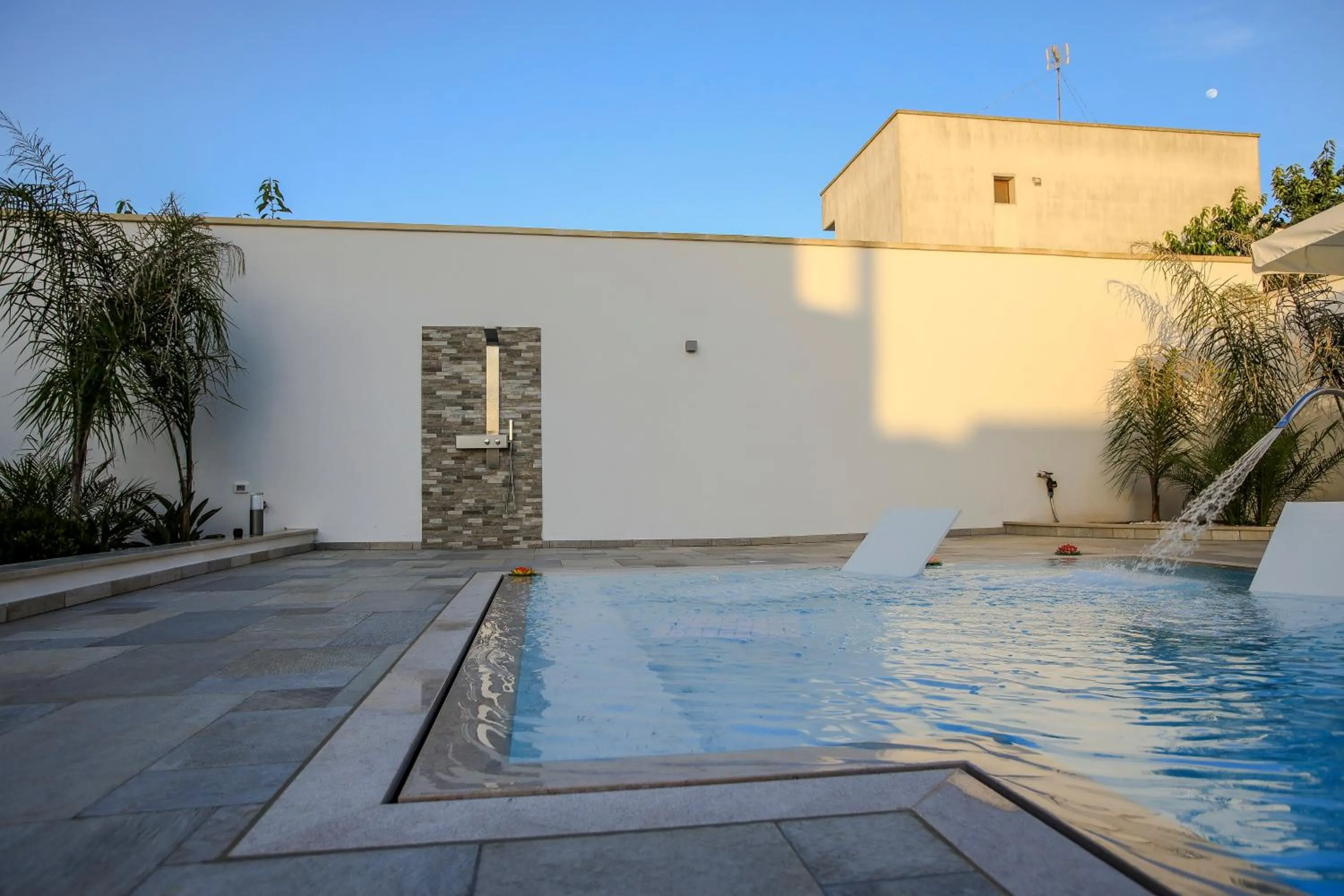 Swimming pool in Il Baiocco affittacamere piscina & SPA