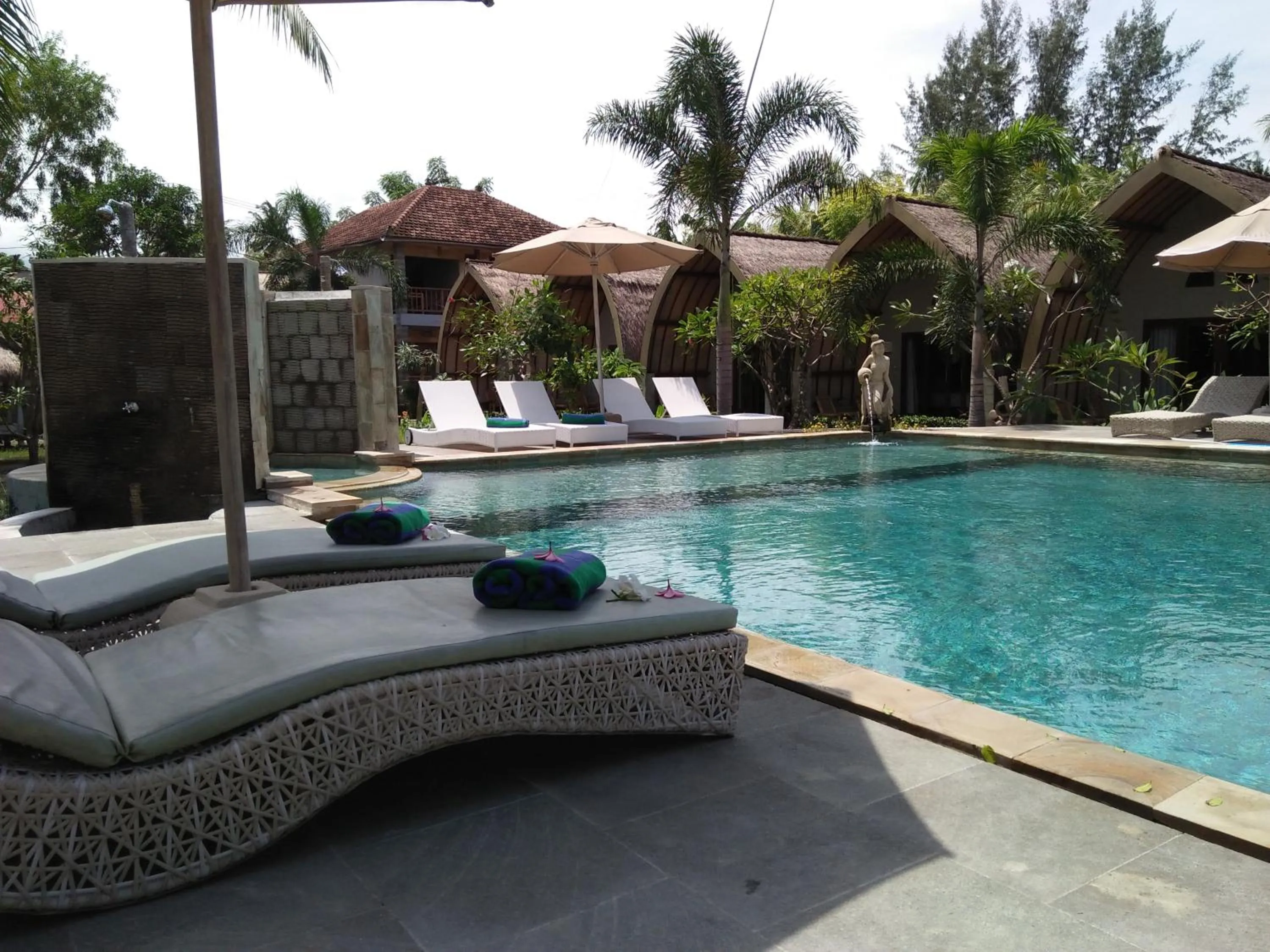 Swimming pool in Puri Air Beach Resort & Spa