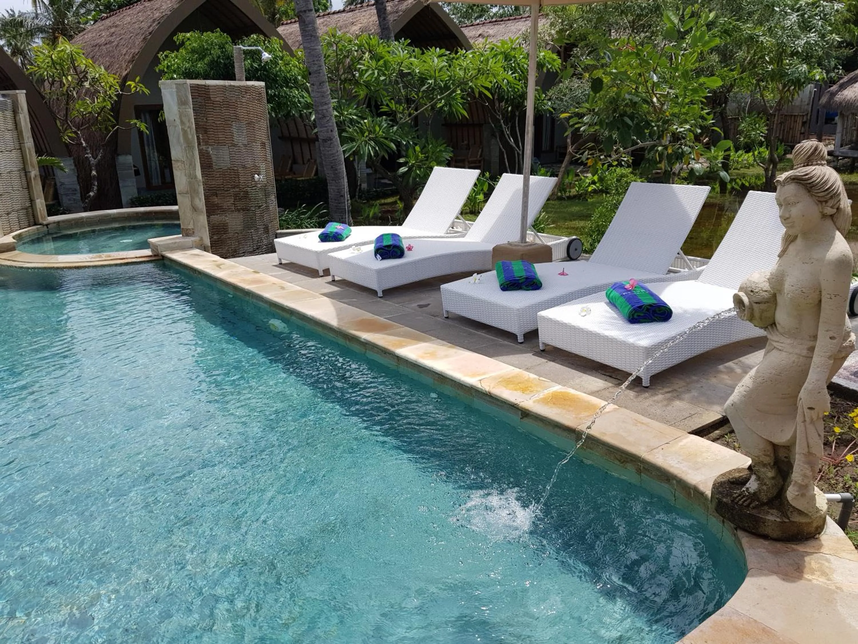 Swimming pool in Puri Air Beach Resort & Spa