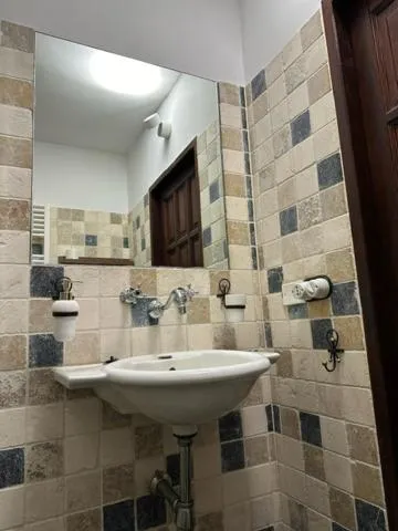 Shower in Libera Mente Civita