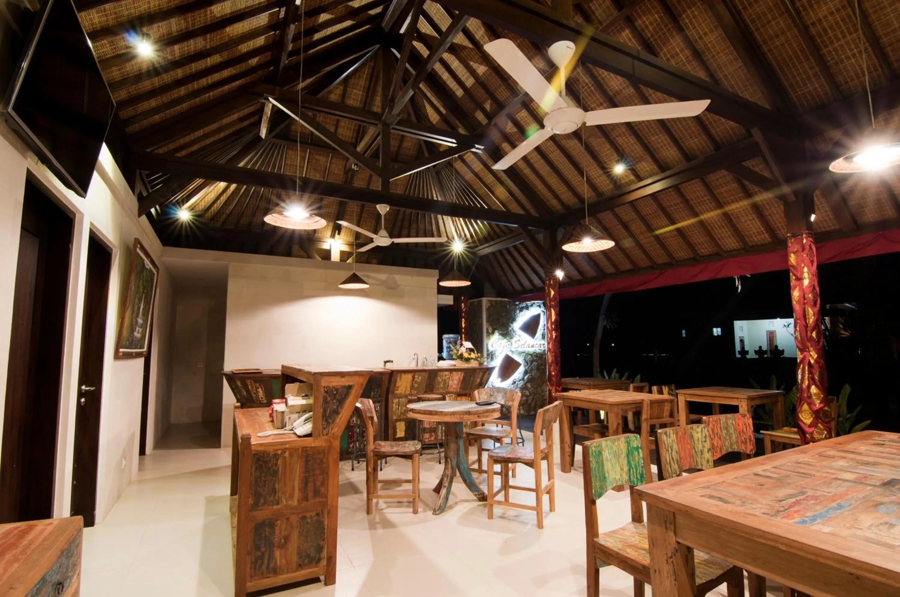 Restaurant/places to eat in Villa Puspa