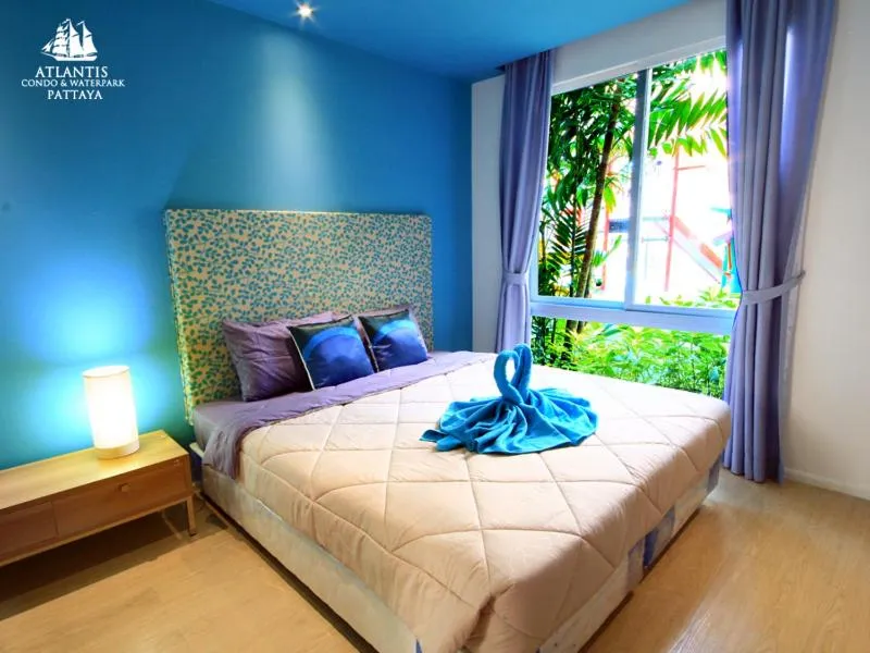 Text overlay, Bed in Atlantis Condo & Water Park Pattaya By the Sea