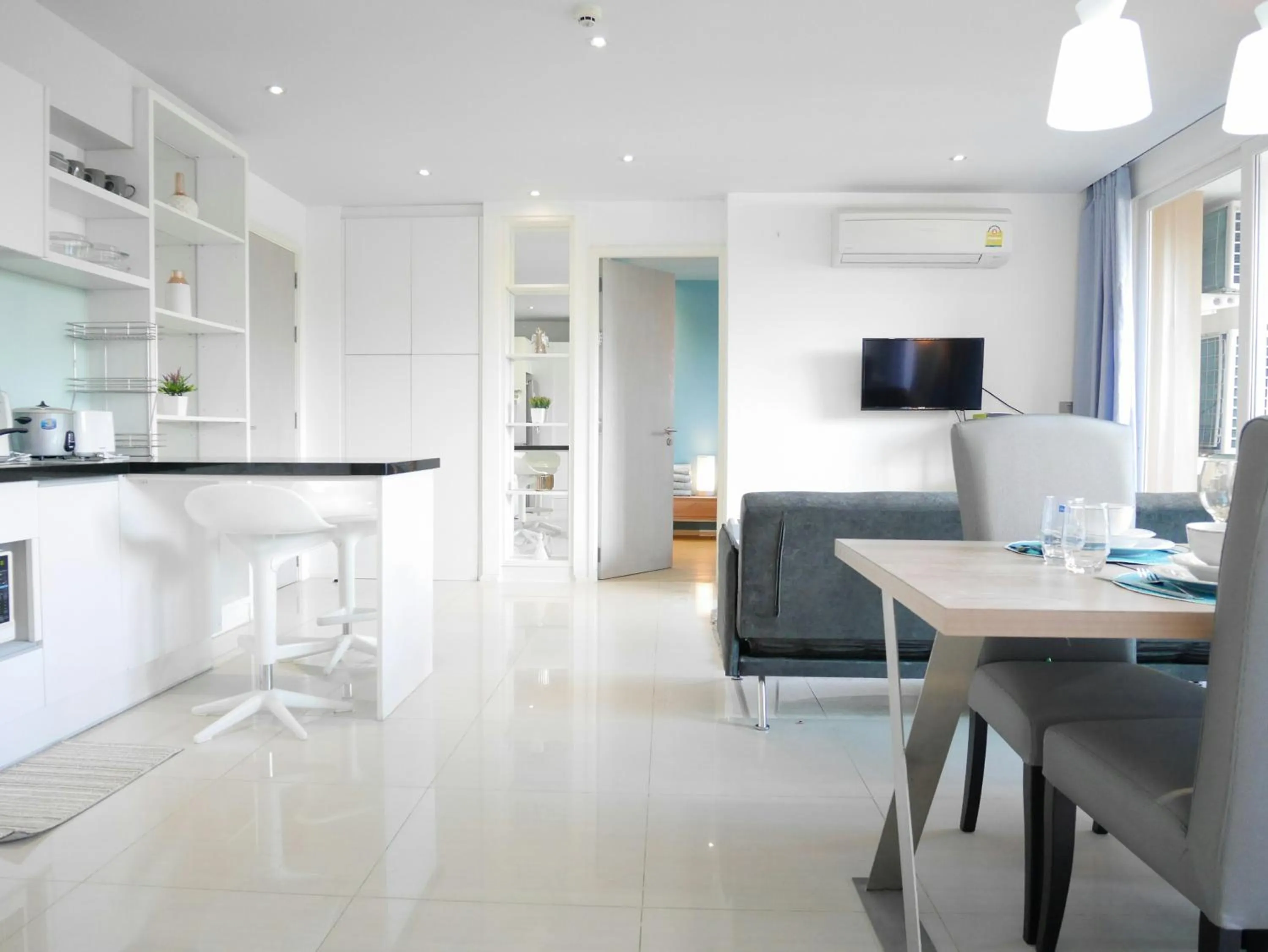 Atlantis Condo & Water Park Pattaya By the Sea