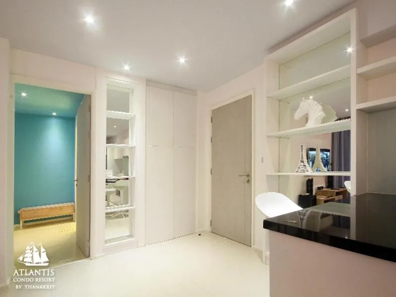 Atlantis Condo & Water Park Pattaya By the Sea