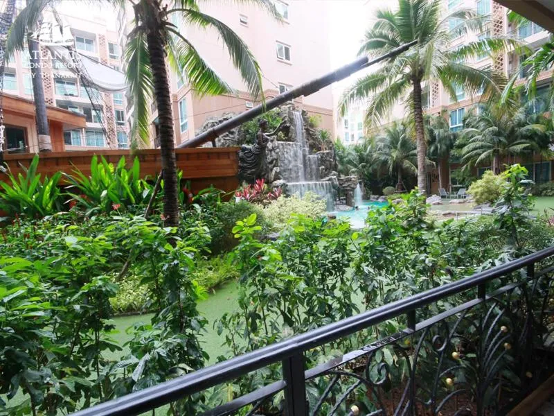 Atlantis Condo & Water Park Pattaya By the Sea