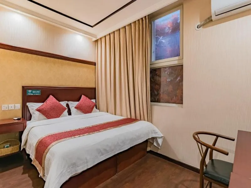Bed in GreenTree Inn Beijing Yuegezhuang Business Hotel