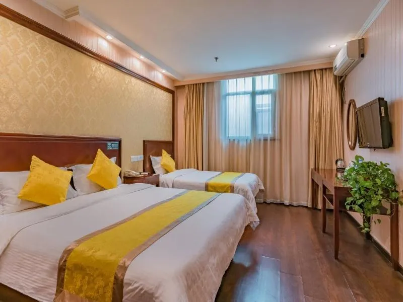 Bed in GreenTree Inn Beijing Yuegezhuang Business Hotel