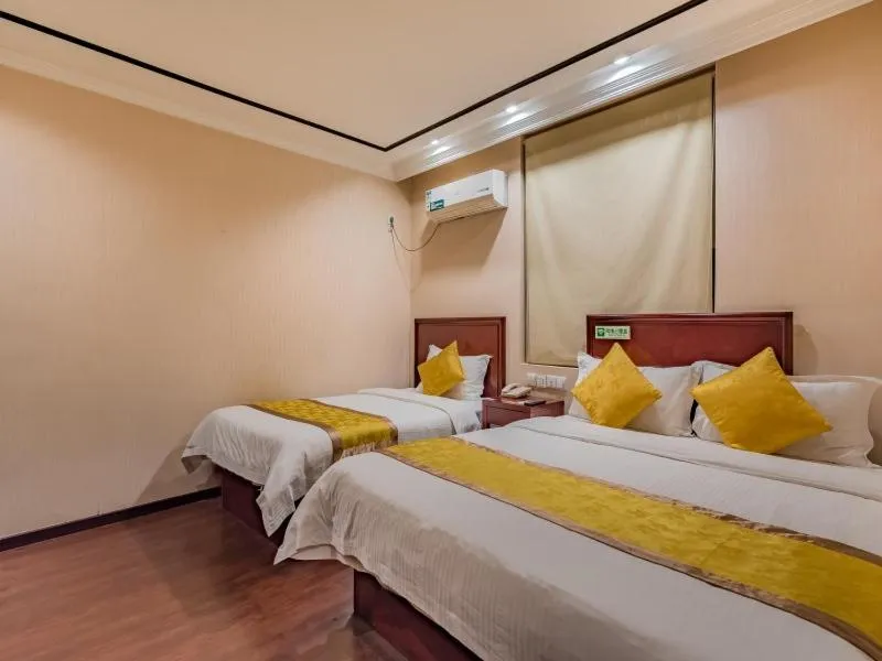 Bed in GreenTree Inn Beijing Yuegezhuang Business Hotel