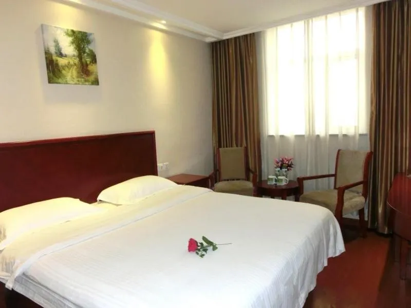 Bed in GreenTree Inn Beijing Fangshan Liangxiang Suzhuang Express Hotel