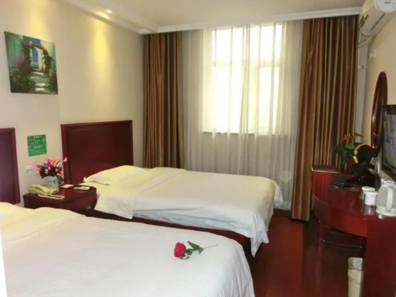 Bed in GreenTree Inn Beijing Fangshan Liangxiang Suzhuang Express Hotel