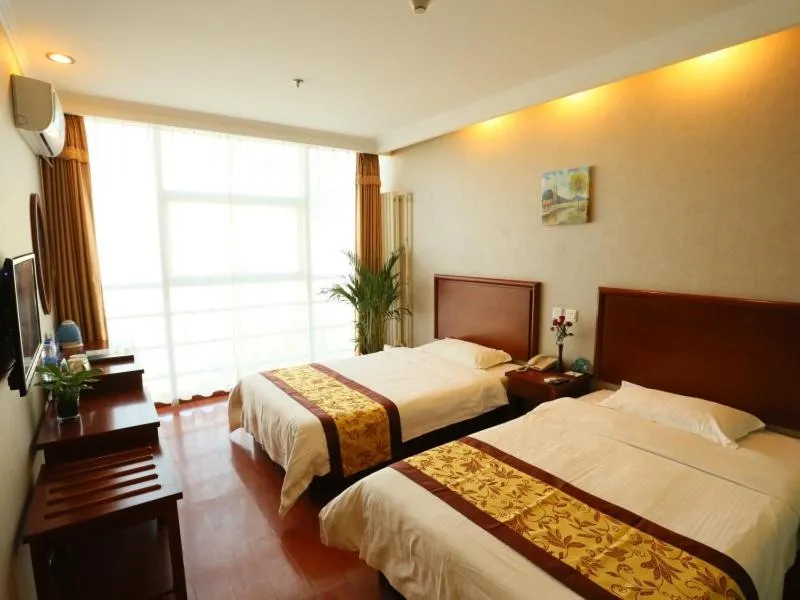 Bed in GreenTree Inn Beijing Changping Shahe Metro Station Express Hotel