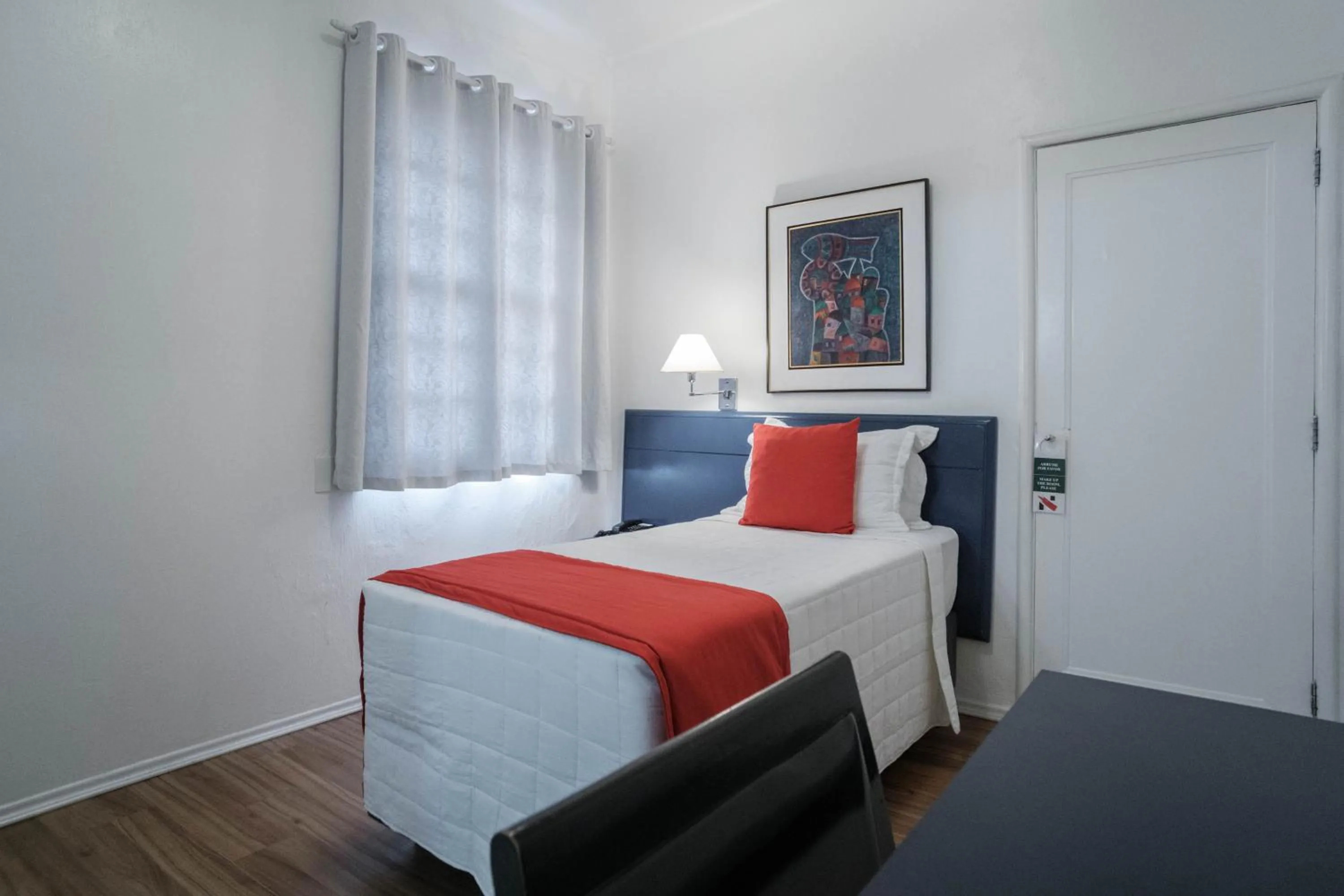 Bedroom, Bed in Hotel Normandie - by Easy Hotéis