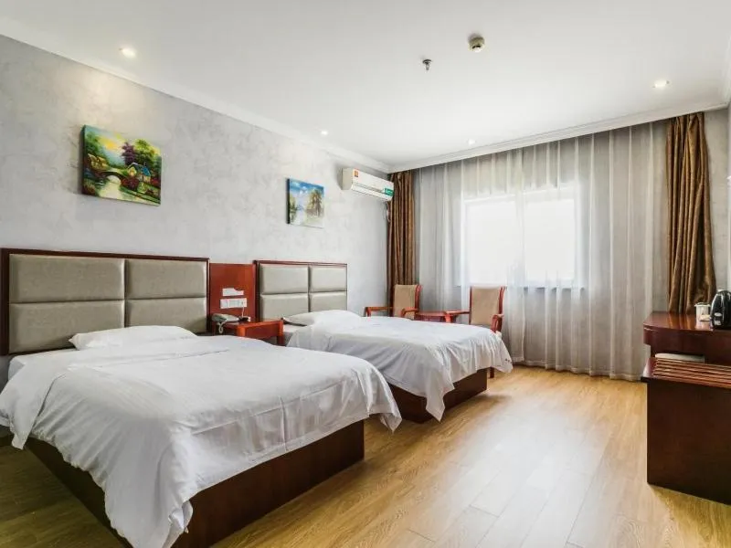 Bed in GreenTree Inn Shanghai Huinan Jinghai Road Express Hotel