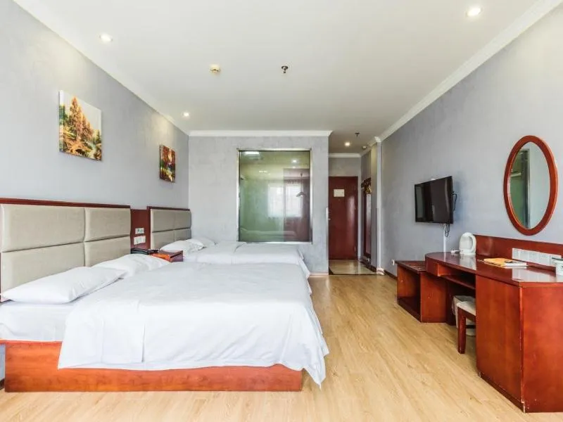 Bed in GreenTree Inn Shanghai Huinan Jinghai Road Express Hotel