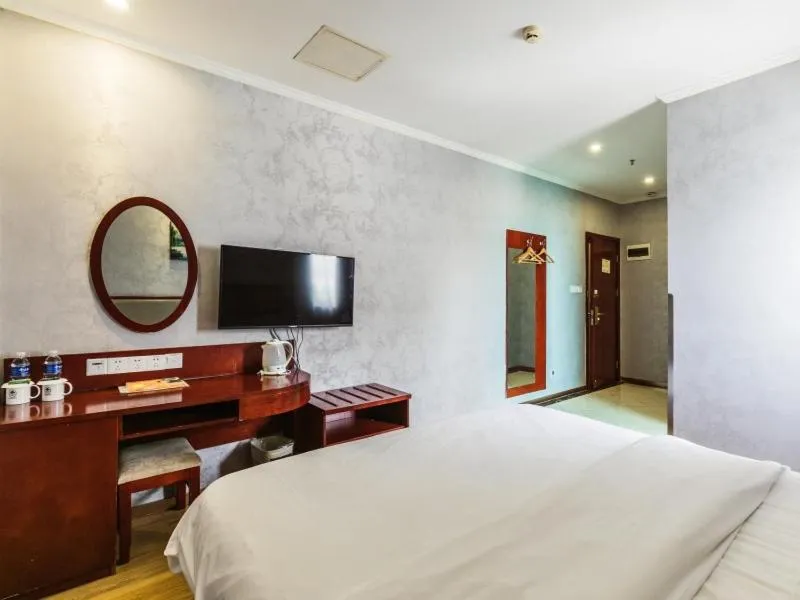 Bed in GreenTree Inn Shanghai Huinan Jinghai Road Express Hotel