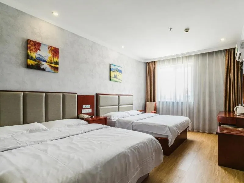 Bed in GreenTree Inn Shanghai Huinan Jinghai Road Express Hotel
