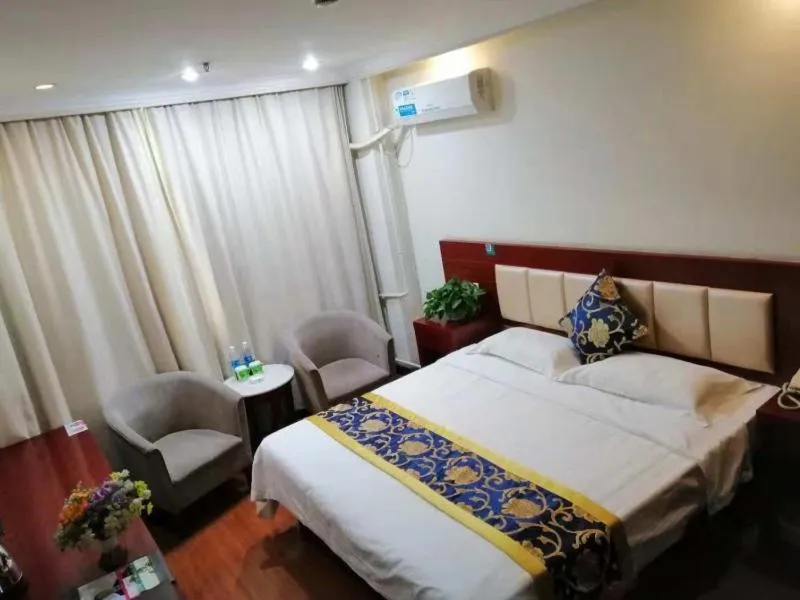 Bed in GreenTree Inn Tianjin Beiyang Bridge Business Hotel