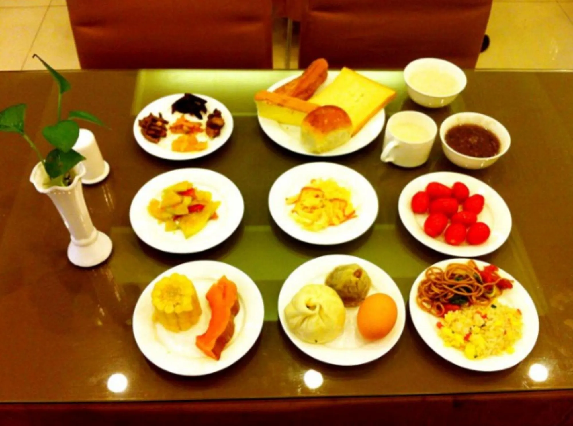 Buffet breakfast in GreenTree Inn Nanjing Yuhuatai Scenic Spot China Gate Subway Station Express Hotel