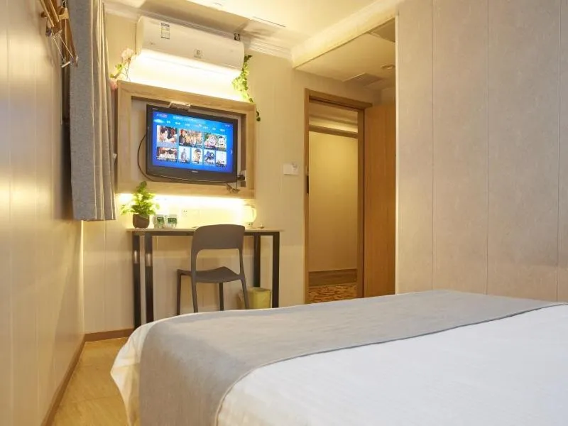Bed in GreenTree Inn Nanjing Qinhuai District Xinjiekou Subway Station Express Hotel