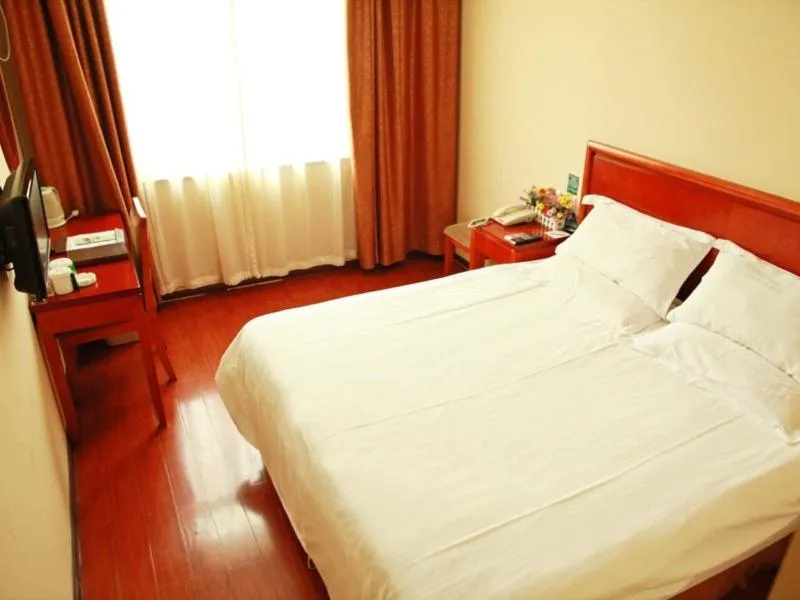 Bed in GreenTree Inn Jiangsu Nanjing Zhongyangmen Railway Station Express Hotel