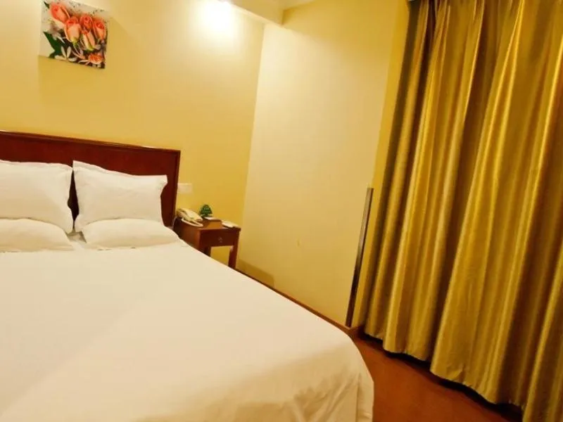 Bed in GreenTree Inn Jiangsu Nanjing Olympic Sports Center Express Hotel